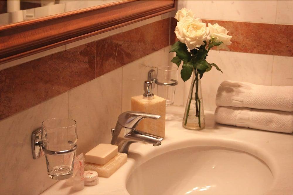 Achillion Hotel Athene Buitenkant foto