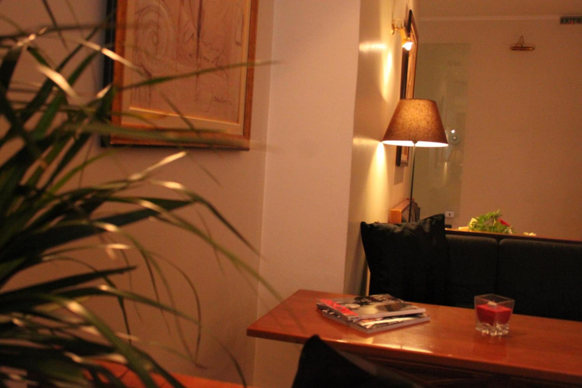 Achillion Hotel Athene Buitenkant foto