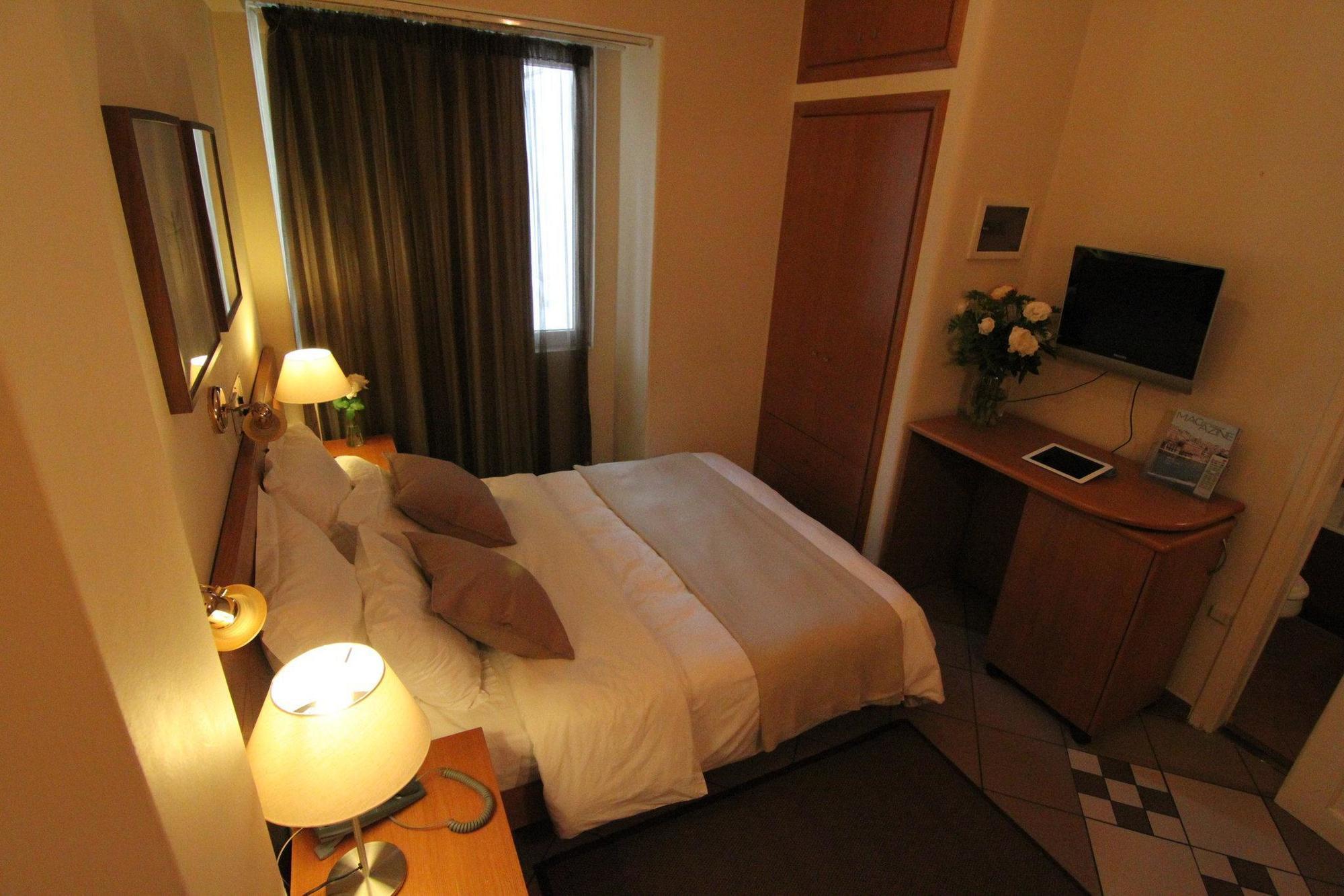 Achillion Hotel Athene Buitenkant foto